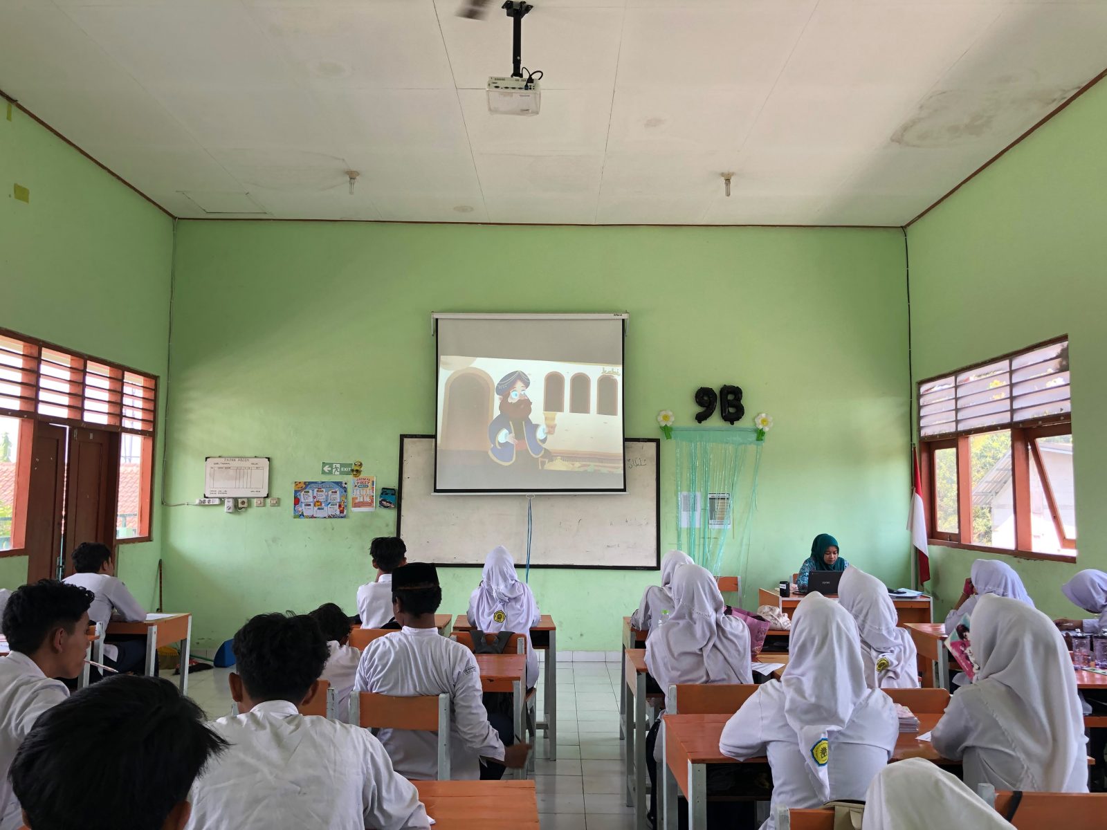 Meneladani Rasulullah, SMP Muhammadiyah 3 Mlati Gelar Nobar Edukatif dan Literasi Kisah Nabi Muhammad SAW